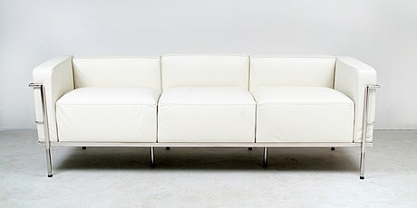 Le Corbusier Petite LC3 Sofa in Red Leather