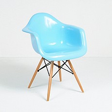 Show product details for Eames: Molded Fiberglass Arm Chair
