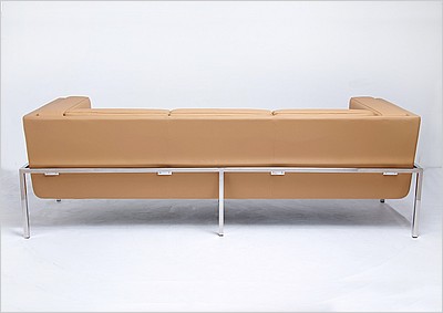 Eero Saarinen Style: GM Lobby Sofa