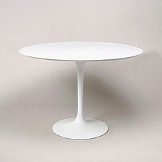 Saarinen Tulip Bistro Table 42 Inch Round - Solid White Quartz